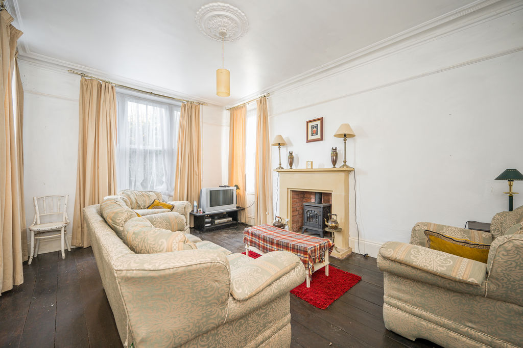 Sitting Room- click for photo gallery